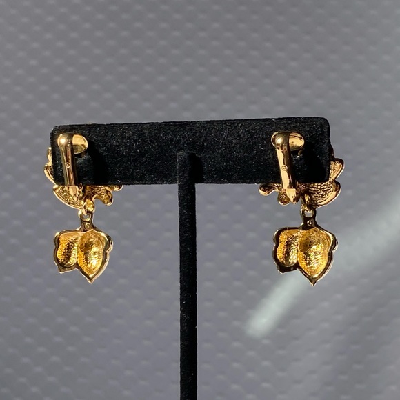 Vintage Avon Acorn Drop Gold Plated Clip-on Earrings - Picture 5 of 13
